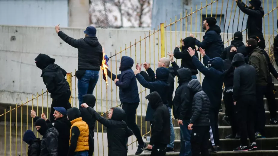 26-има са арестуваните фенове след сблъсъците преди Ботев (Пд) - АПОЕЛ