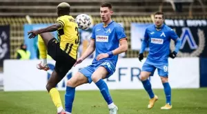 {{ otherArticle[0].article.title }}