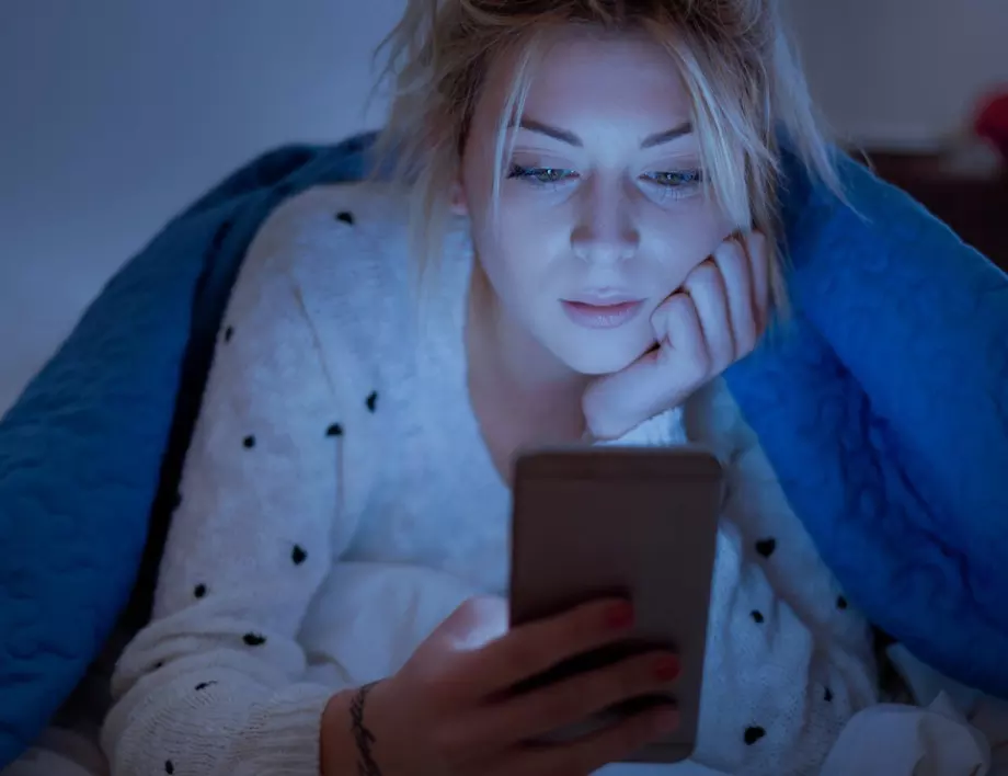 Седем опасни последствия от използването на телефона преди лягане