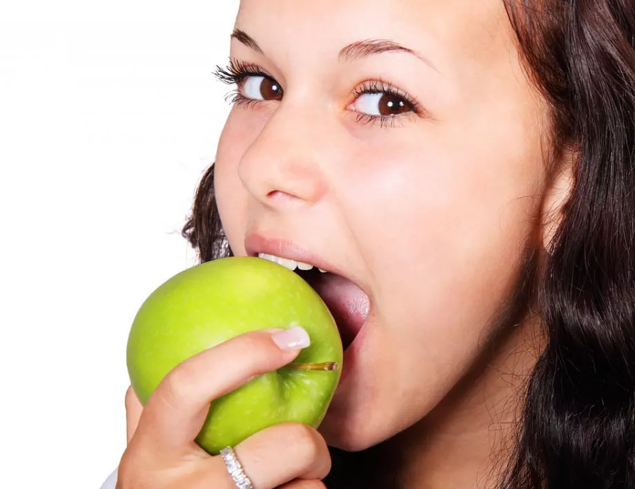 Започнете да ядете по една зелена ябълка всеки ден и ще останете изненадани от резултата
