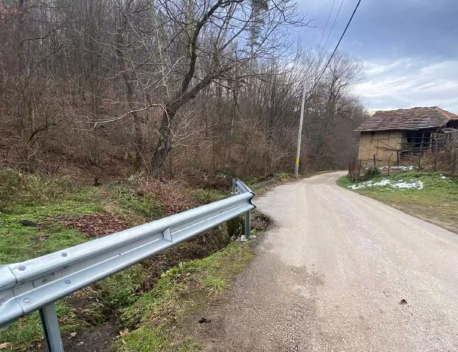 Ремонтираха пътни участъци в малките населени места в община Трявна (СНИМКИ)
