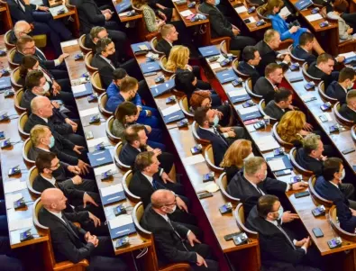 Ето колко депутати от новия парламент са свързани с Държавна сигурност