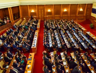 Депутатите решават за влизането в парламента със зелен сертификат 
