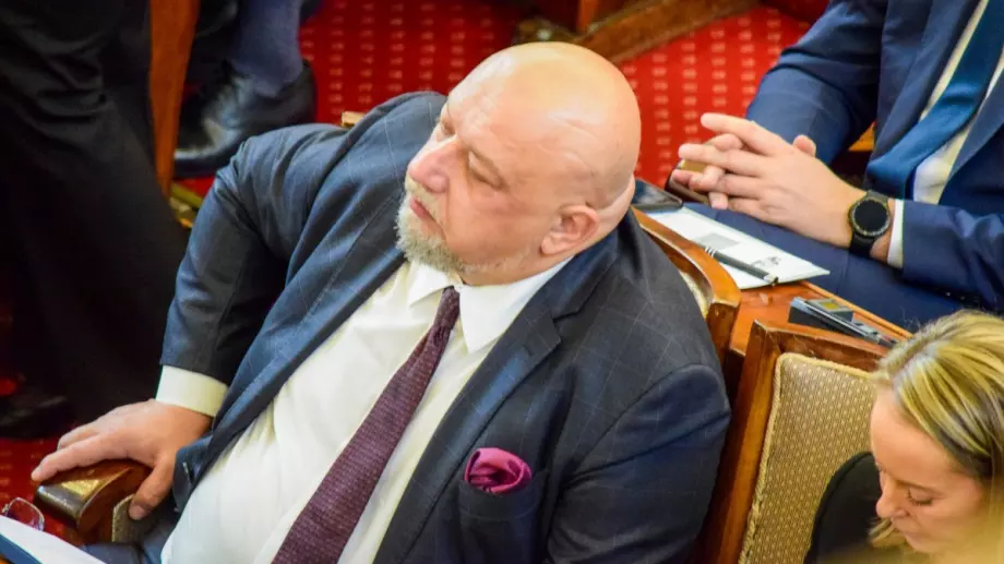 Красен Кралев с критика за "най-безсмисления и некомпетентен" спортен министър