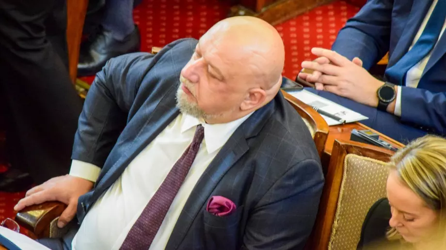 Ицо Хазарта съсипа бившия спортен министър Красен Кралев (ВИДЕО)