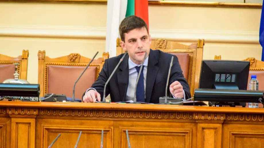 Председателят на парламента изрази любовта си към ЦСКА и поздрави Стойчо Младенов