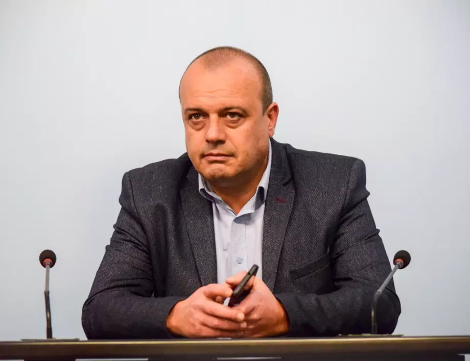 Христо Проданов: Има нагласи оставката на Нинова да не бъде приета