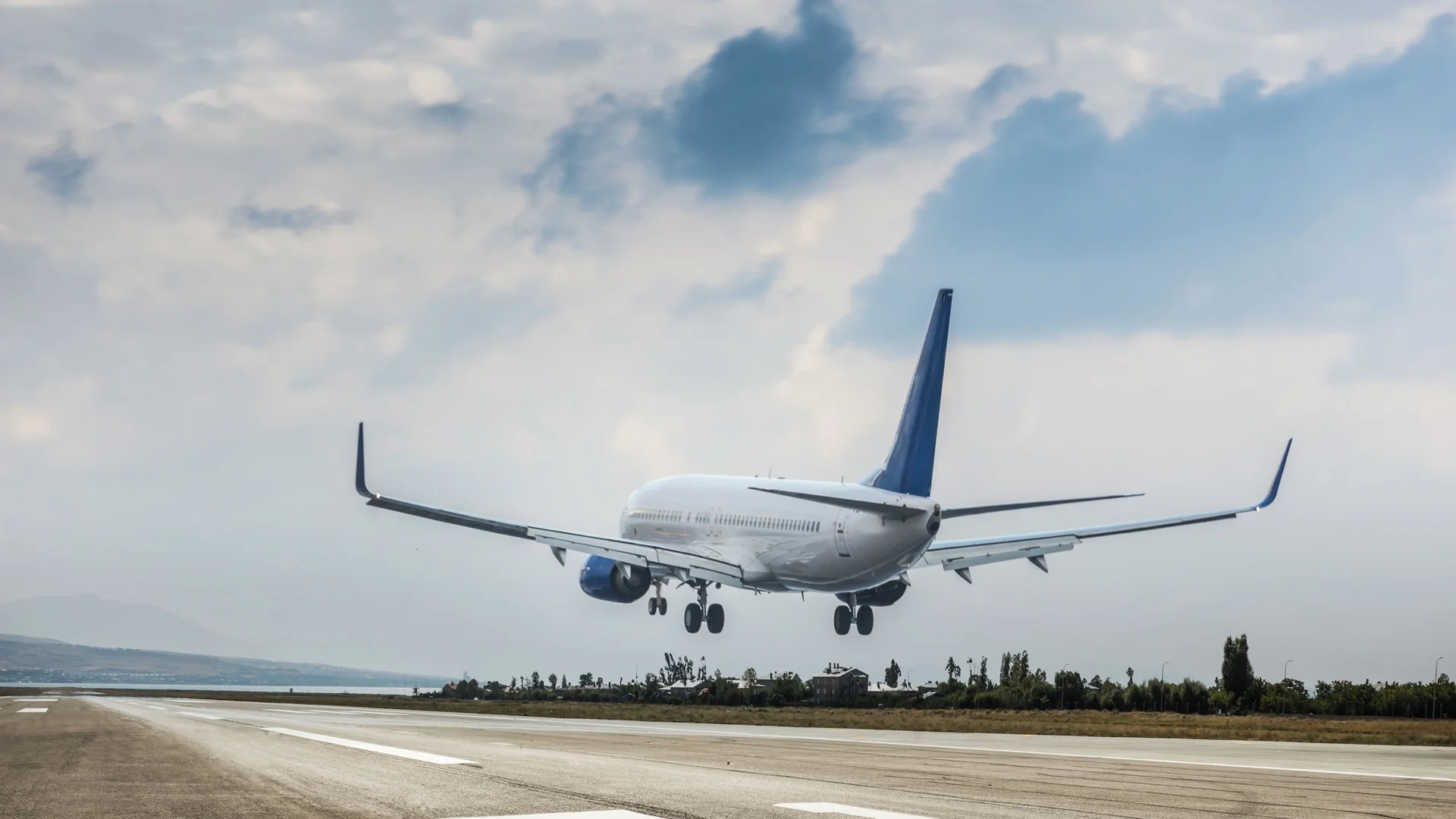 Липсата на самолети затруднява авиокомпаниите на фона на предстоящите рекордни летни пътувания