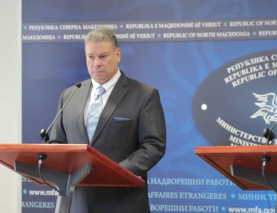  Ескобар и Лайчак обсъдиха с посланиците на НАТО ситуацията в Косово