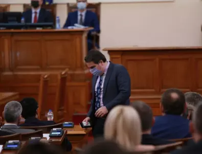 Старт на парламентарния контрол в 20:30 часа в петък: Асен Василев се оправда с 