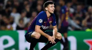 Испански журналист срина със земята хилещия се защитник на Барселона Клеман Лангле