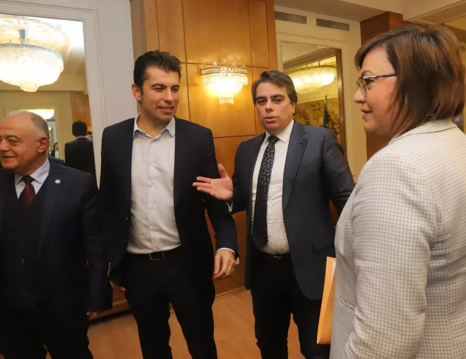 Коалиционните разговори продължават след визитата в Украйна, делегацията се среща със Зеленски
