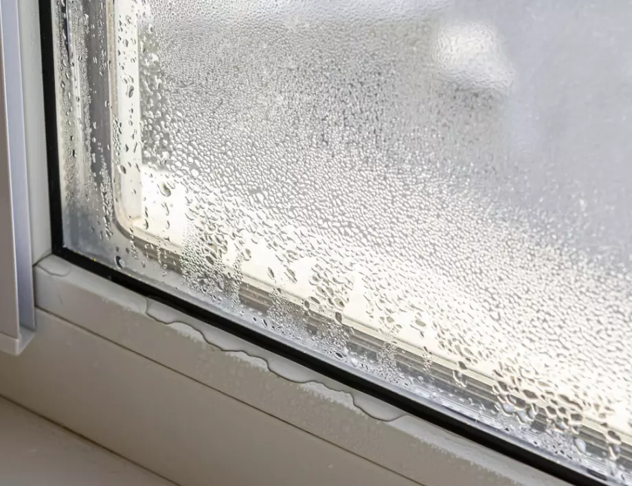 Топ триковете на опитните домакини срещу запотяване на прозорците