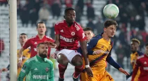 {{ otherArticle[0].article.title }}