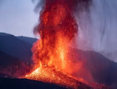 Вулкан в Индонезия изригна за пореден път (ВИДЕО)
