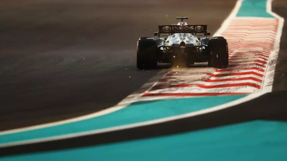 Формула 1 по ТВ: Къде да гледаме квалификацията в Абу Даби?
