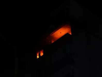 Най-малко двама са загинали в горящия блок в Благоевград