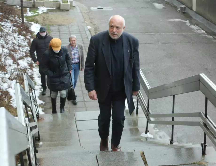 Завръщането на мафията: Коментар на Велислав Минеков за ДС назначенията в МВнР 