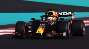 Макс Верстапен даде първа сериозна заявка за титлата във Формула 1 (ВИДЕО)