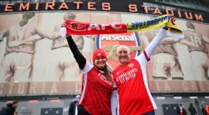 Защо шестият в Англия Арсенал взема най-скъпо за абонаменти във Висшата лига?