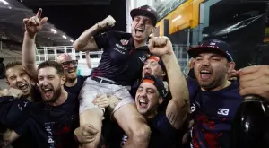 Макс Верстапен разкри за съобщение от Тото Волф и призна, че се е събудил с главоболие