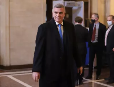 Антинатовски протест: Министър Стефан Янев се появи и благодари за подкрепата (ВИДЕО) 