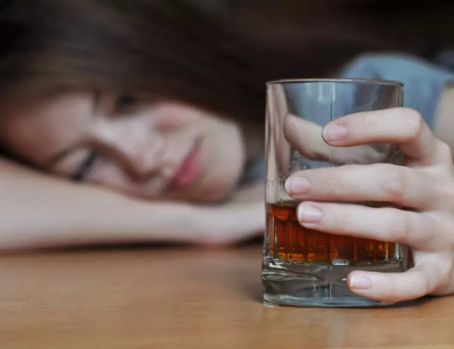 Отпечатъкът на алкохола, или как да разпознаем "виненото лице" при дамите