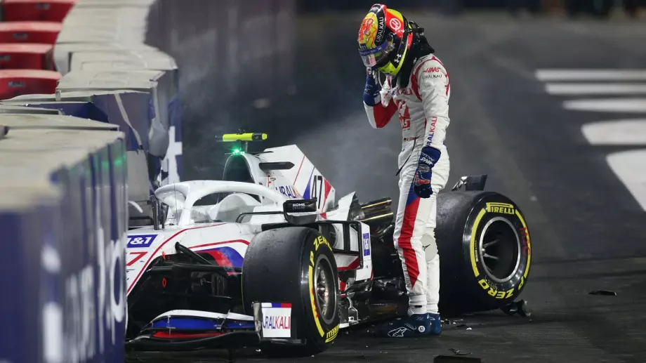 След тежката катастрофа: Шумахер бърза да се завърне на пистата