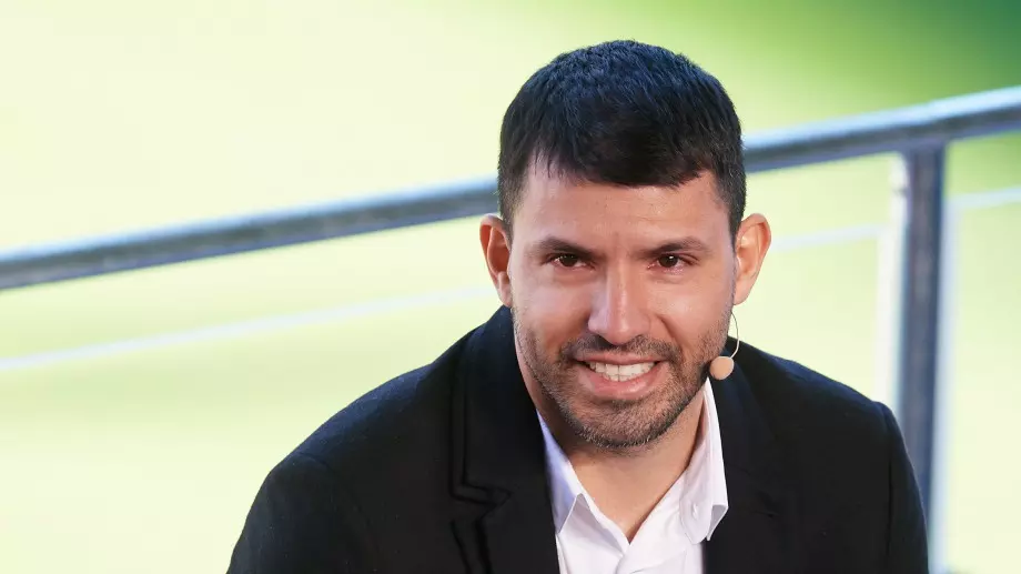 Журналист заклейми Агуеро заради аржентинското песо: Той е лош човек и гадняр