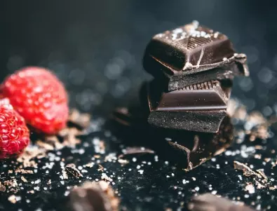 Кой трябва да яде по малко черен шоколад всеки ден?