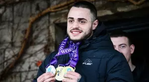 Велик! Карлос Насар грабна златото и постави нов световен рекорд