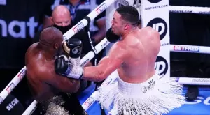 Чисора оцеля след три нокдауна, но Паркър го прегази в епичен дуел
