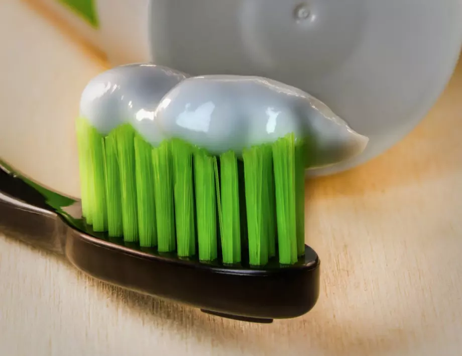 10 неподозирани начина да употребите пастата за зъби
