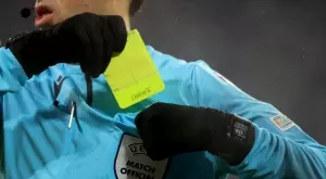 Най-бързият картон във футбола: 1 секунда след влизане в игра (ВИДЕО)