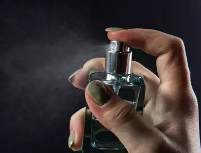Отблъскващ аромат: 6 нотки в дамските парфюми, които отблъскват мъжете