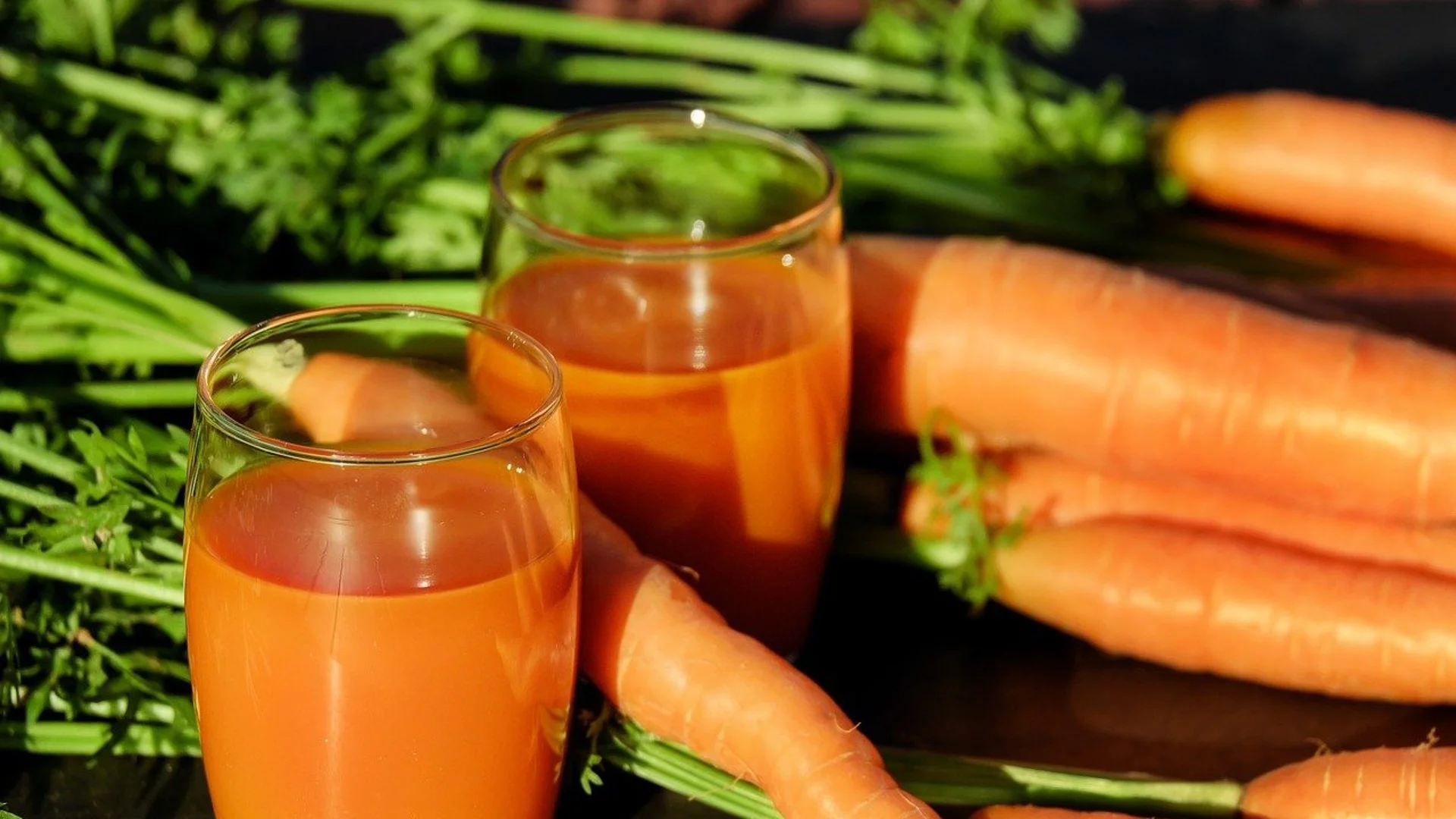 Какво ще се случи, след като изпиете напитка от моркови, ябълки и картоф?