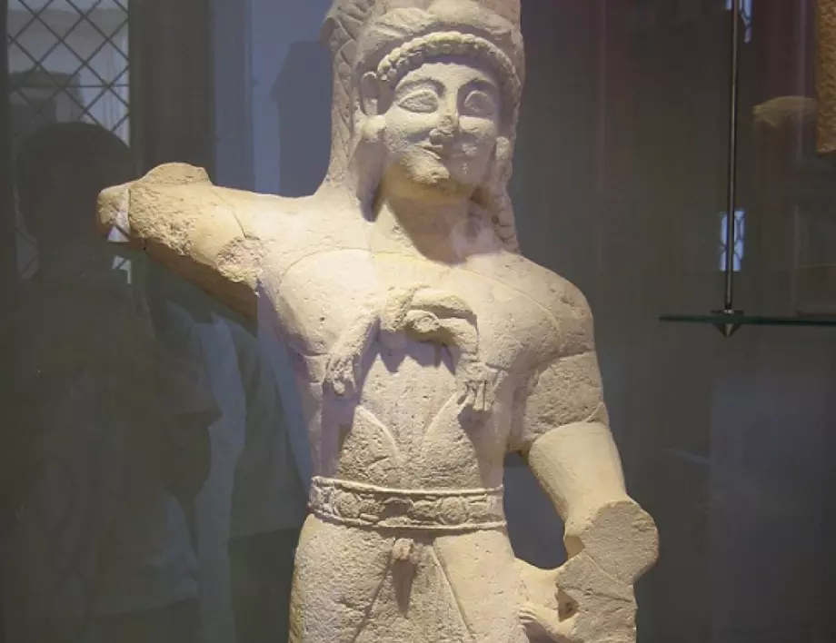 Двуметрова статуя на стойност 3 млн. паунда изчезна от музея в Глазгоу