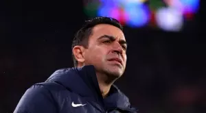 Докато Барса мечтае за Холанд, Шави се прицели в централен защитник