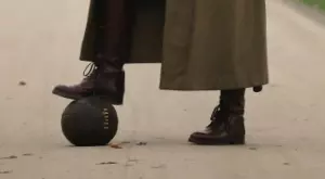 {{ otherArticle[0].article.title }}