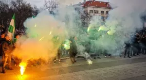 {{ otherArticle[0].article.title }}