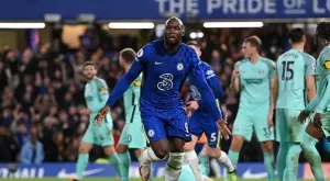 {{ otherArticle[0].article.title }}