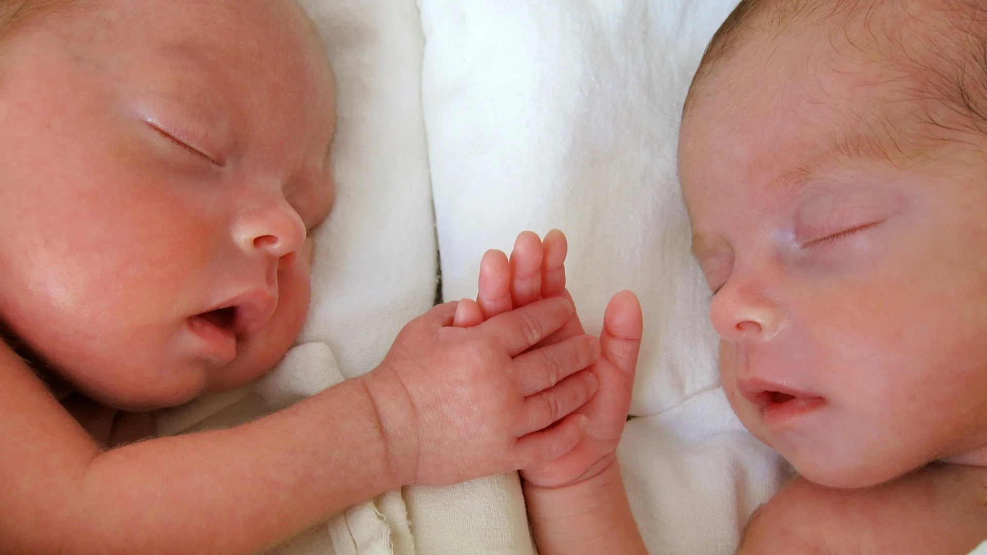 Над 200 близнаци родени у нас през 2023 г. с помощ от Центъра за асистирана репродукция
