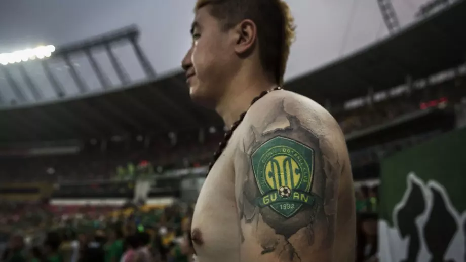 Драстични мерки в Китай - забраниха на футболистите да се татуират