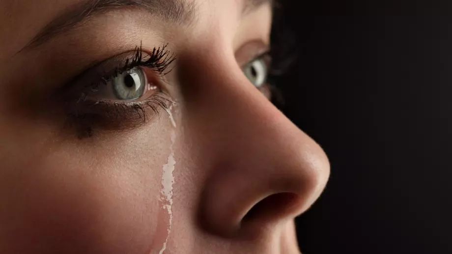 Защо сълзят очите - какви може да са причините