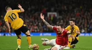 {{ otherArticle[0].article.title }}