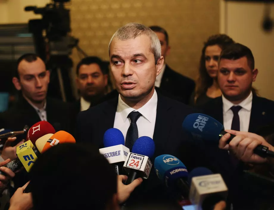 Прокуратурата не се яви за старта на делото срещу Костадин Костадинов