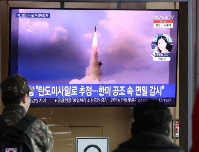 Северна Корея изстреля две нови балистични ракети