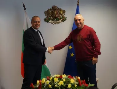 Министъра на туризма и Христо Стоичков обсъдиха как да популяризират България  като туристическа дестинация