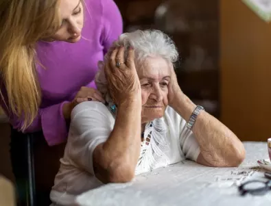 Деменция: Този необичаен симптом се появява 10 години по-рано