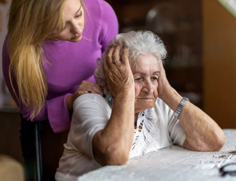 Този нощен симптом на Алцхаймер се появява само при жените